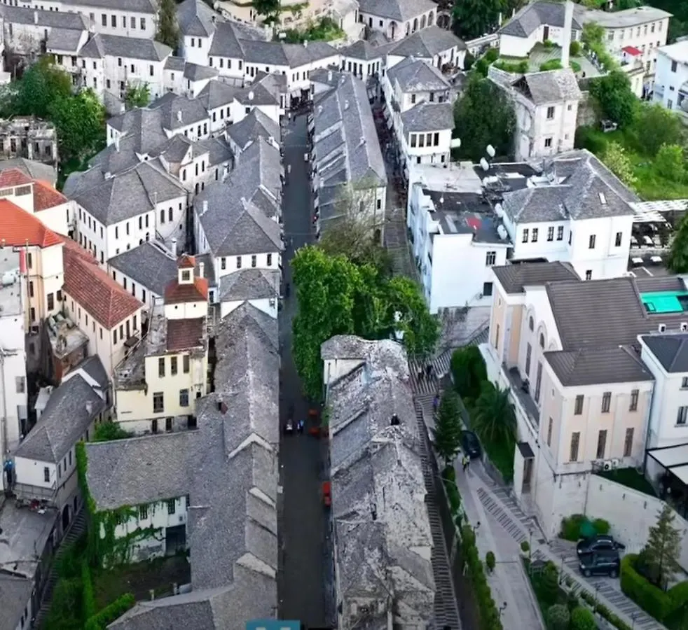 Christina'S House With 2 Bedrooms And Free Parking Gjirokastër