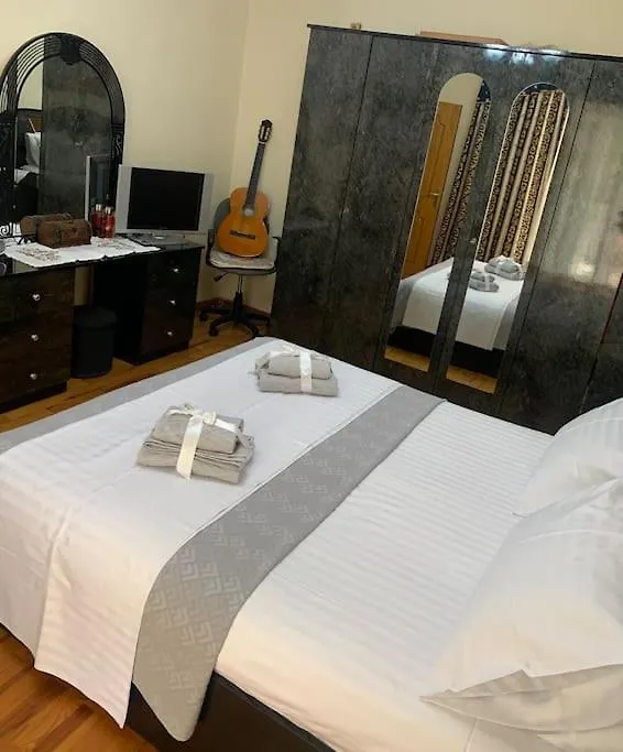 Christina'S House With 2 Bedrooms And Free Parking Gjirokastër